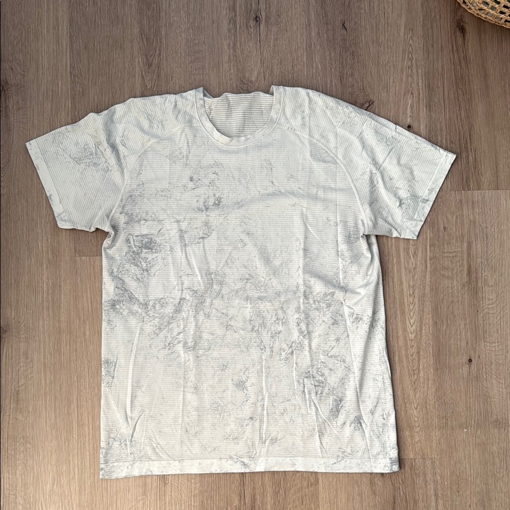 Lululemon Men’s metal Vent tech